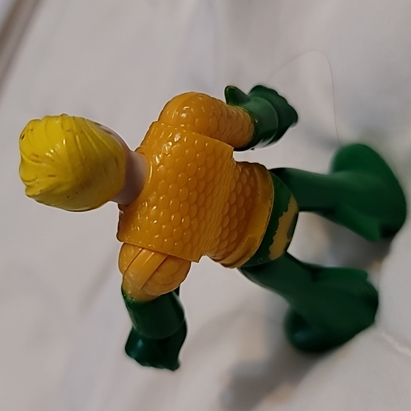 DC COMICS AQUA MAN MINI 3” ACTION FIGURE TOY FISHER PRICE - Picture 2 of 3